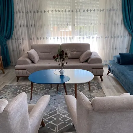 Konyaalti Sahiline Cok Yakin Apartment
